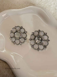 Mother of Pearl Stud Earrings - SOKORA JEWELSMother of Pearl Stud Earrings