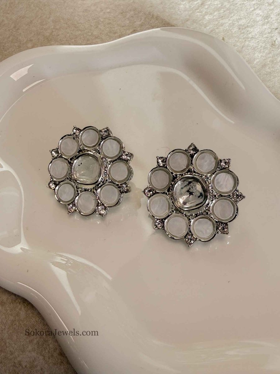 Mother of Pearl Stud Earrings - SOKORA JEWELSMother of Pearl Stud Earrings