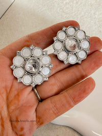 Mother of Pearl Stud Earrings - SOKORA JEWELSMother of Pearl Stud Earrings