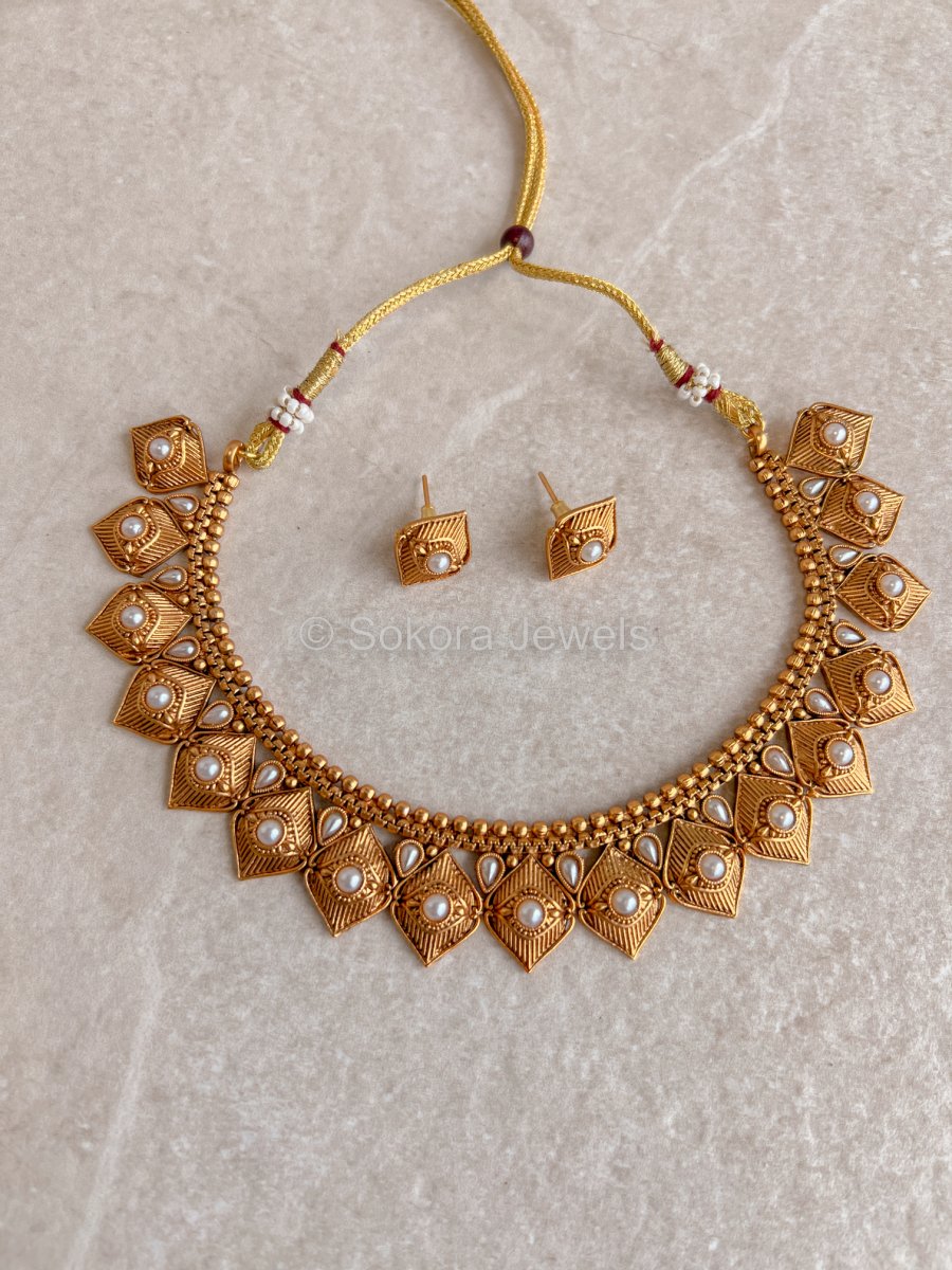 Najia small Temple Gold Set - SOKORA JEWELSNajia small Temple Gold Set