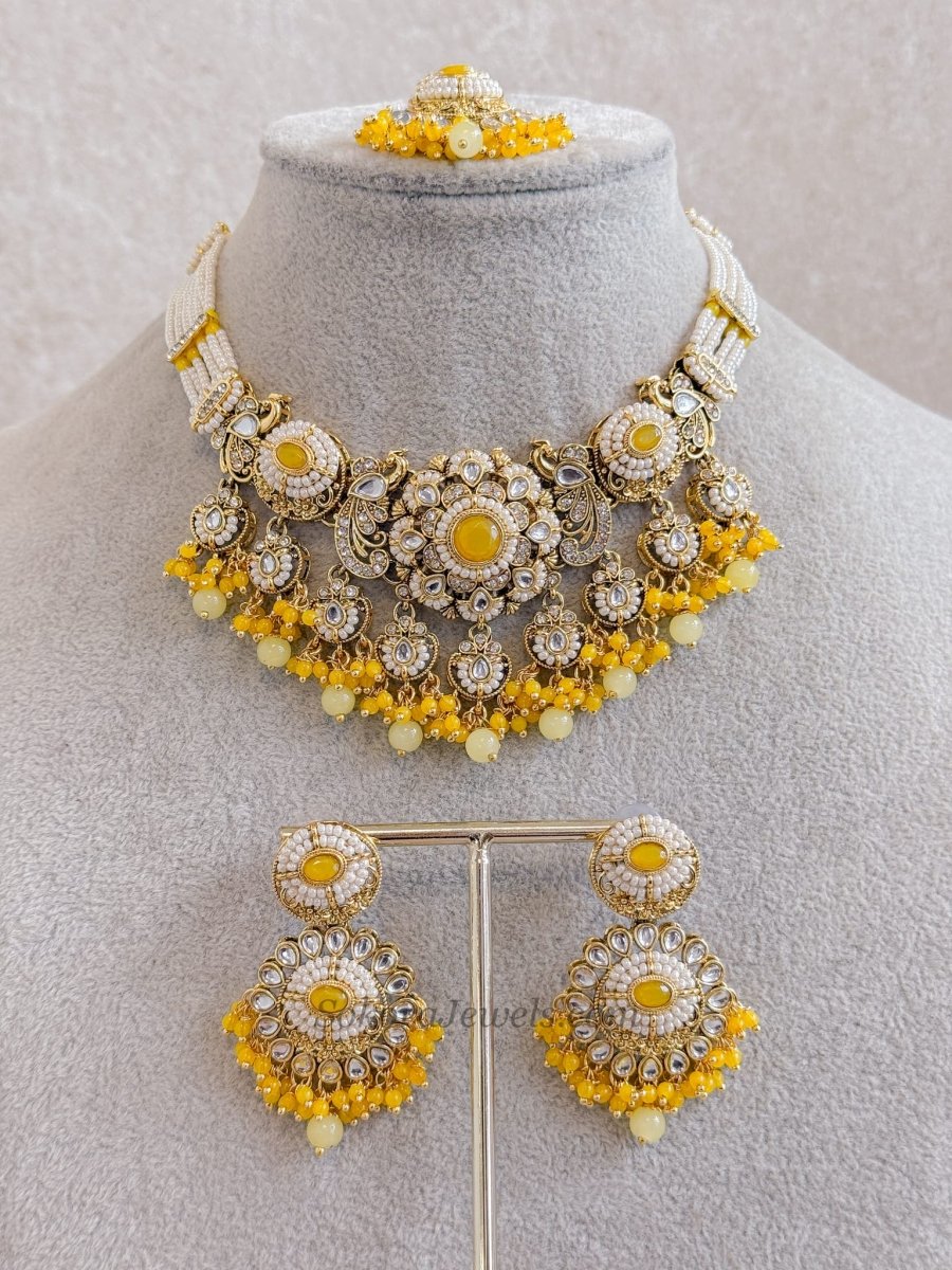 Narinder Faux Kundan Choker Set - SOKORA JEWELSNarinder Faux Kundan Choker SetNECKLACE SETS