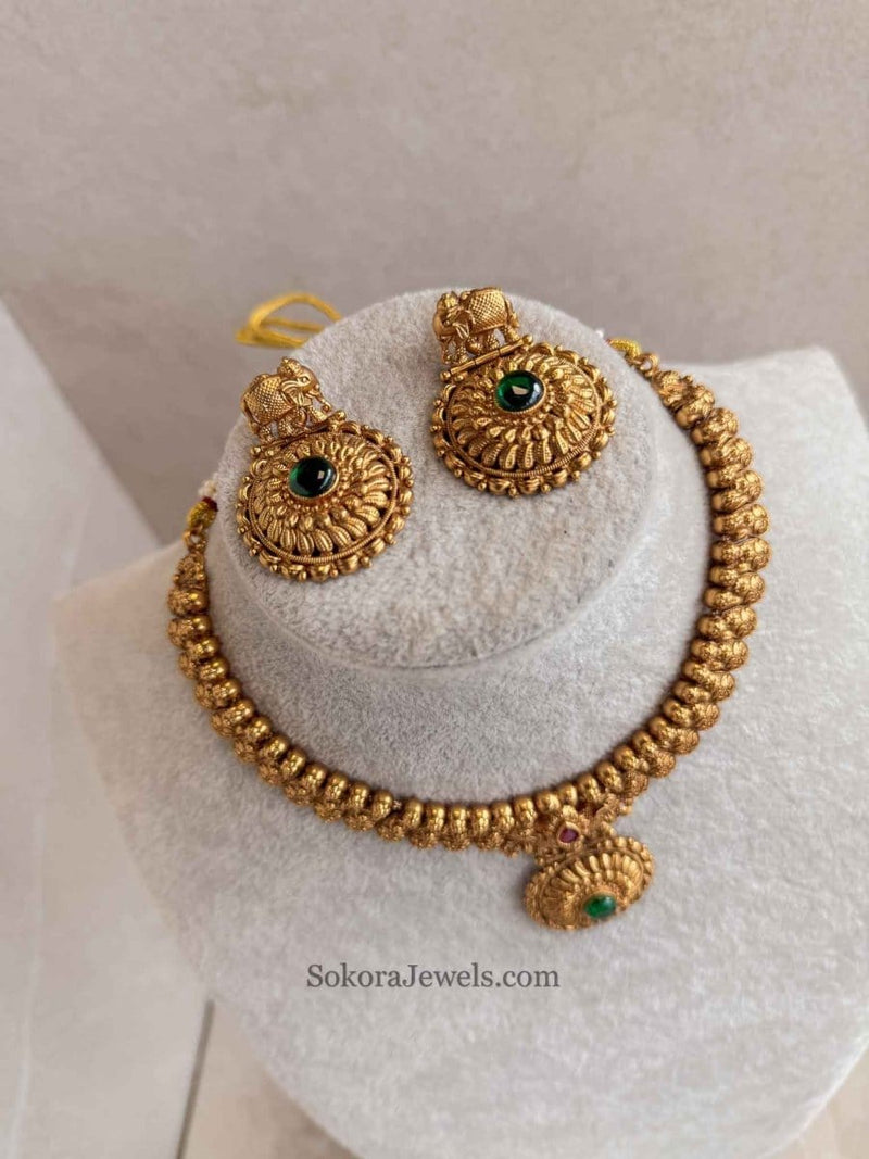 Nura Gold Pendant set - SOKORA JEWELSNura Gold Pendant setNECKLACE SETS