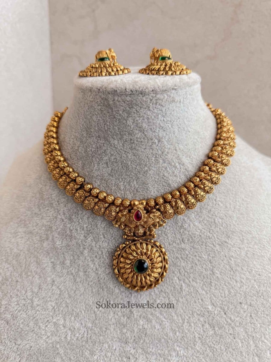 Nura Gold Pendant set - SOKORA JEWELSNura Gold Pendant setNECKLACE SETS