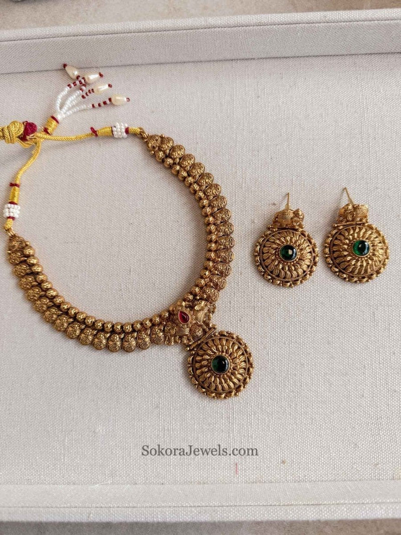 Nura Gold Pendant set - SOKORA JEWELSNura Gold Pendant setNECKLACE SETS