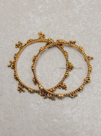 Pair of Heavy Gold Daisy Design Ghungroo Bangles - SOKORA JEWELSPair of Heavy Gold Daisy Design Ghungroo BanglesBANGLES