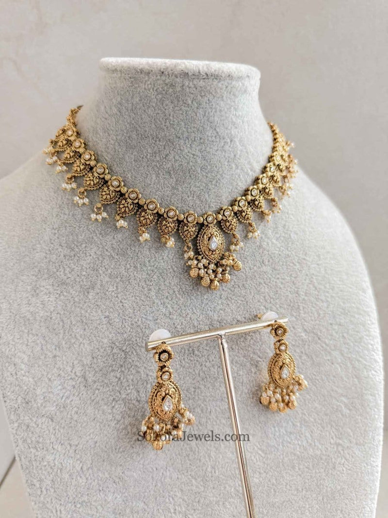 Pallavi Kundan set - SOKORA JEWELSPallavi Kundan set