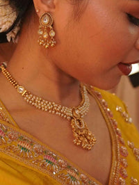 Pearly Kundan Pendant set - SOKORA JEWELSPearly Kundan Pendant set