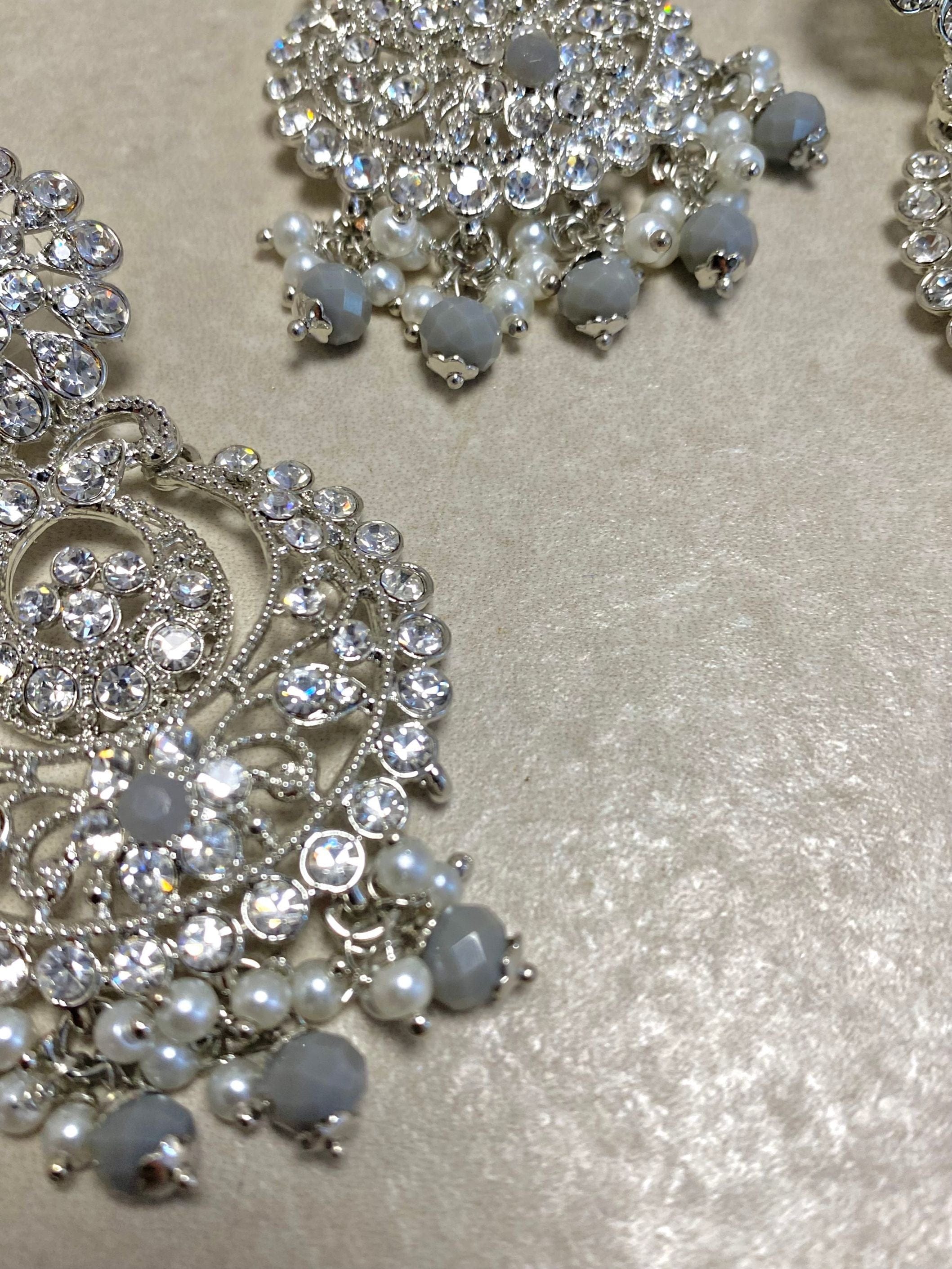 Deandra Silver Tikka set - Grey