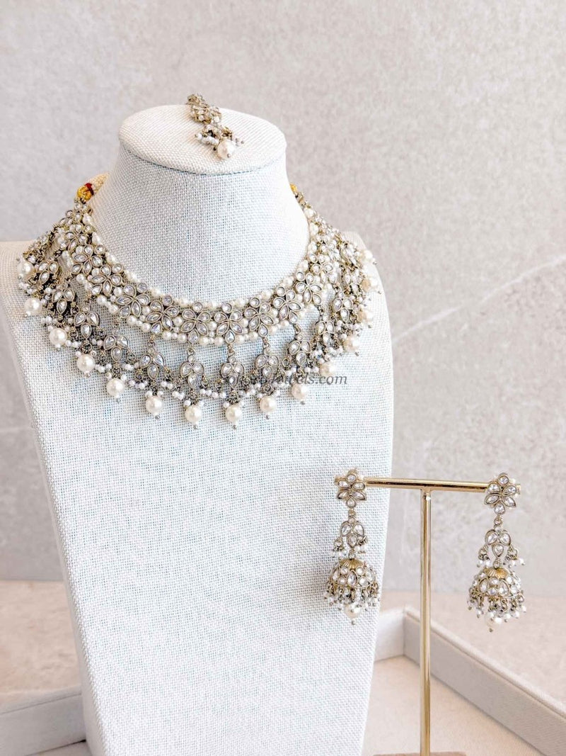 Rakhee Necklace Set - Clear - SOKORA JEWELSRakhee Necklace Set - Clear
