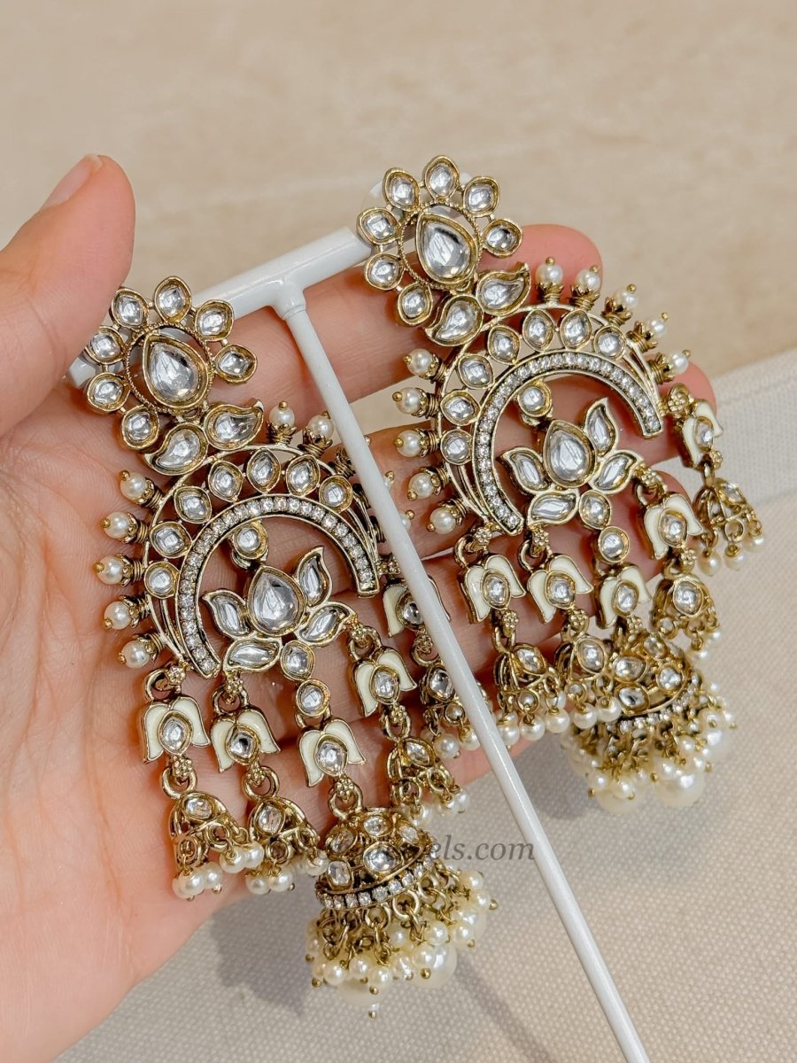 Ranju Antique Gold Kundan Earrings - SOKORA JEWELSRanju Antique Gold Kundan Earrings