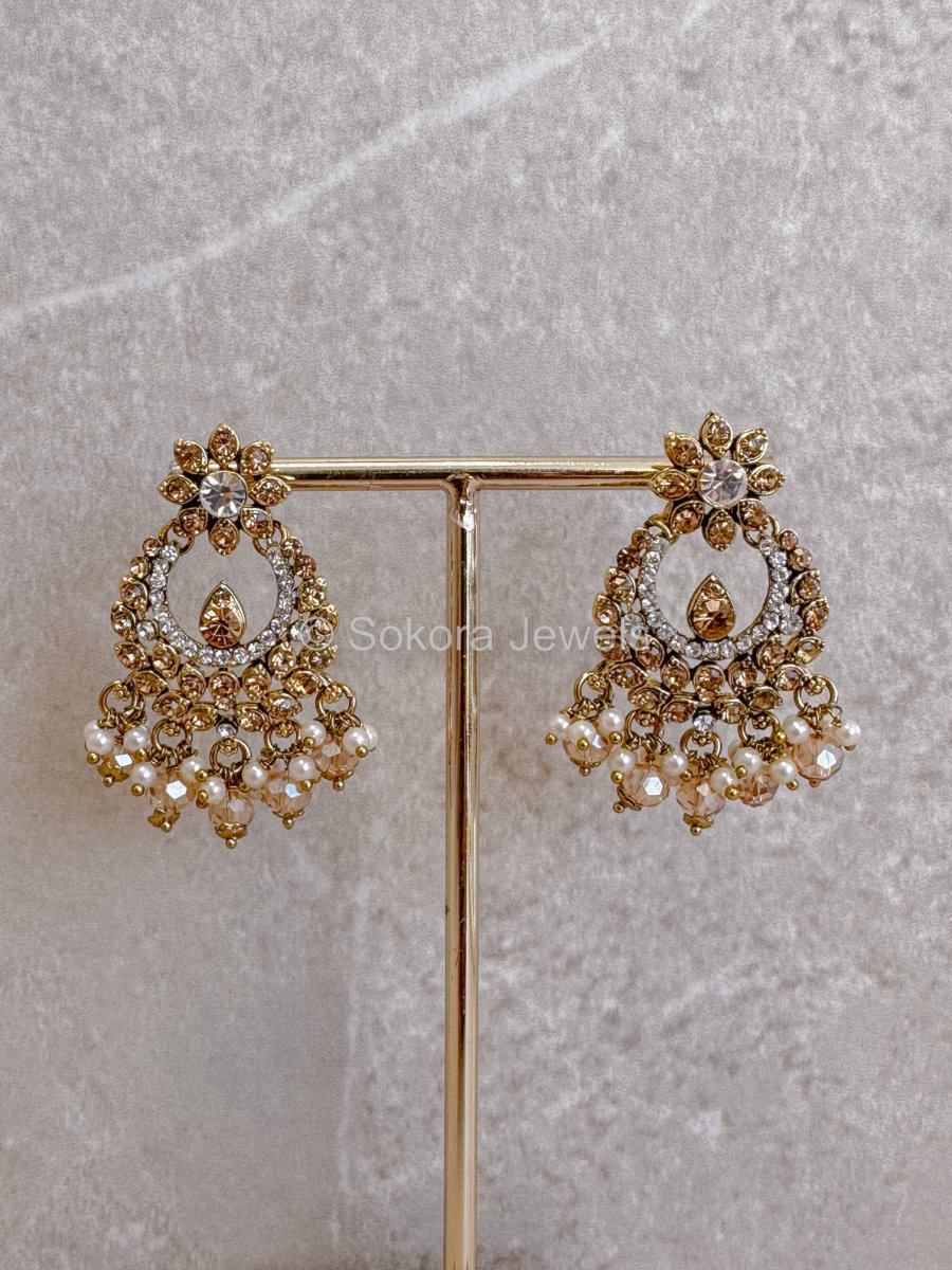 Ruchika Antique Gold Pendant Set - Gold & Clear - SOKORA JEWELSRuchika Antique Gold Pendant Set - Gold & Clear