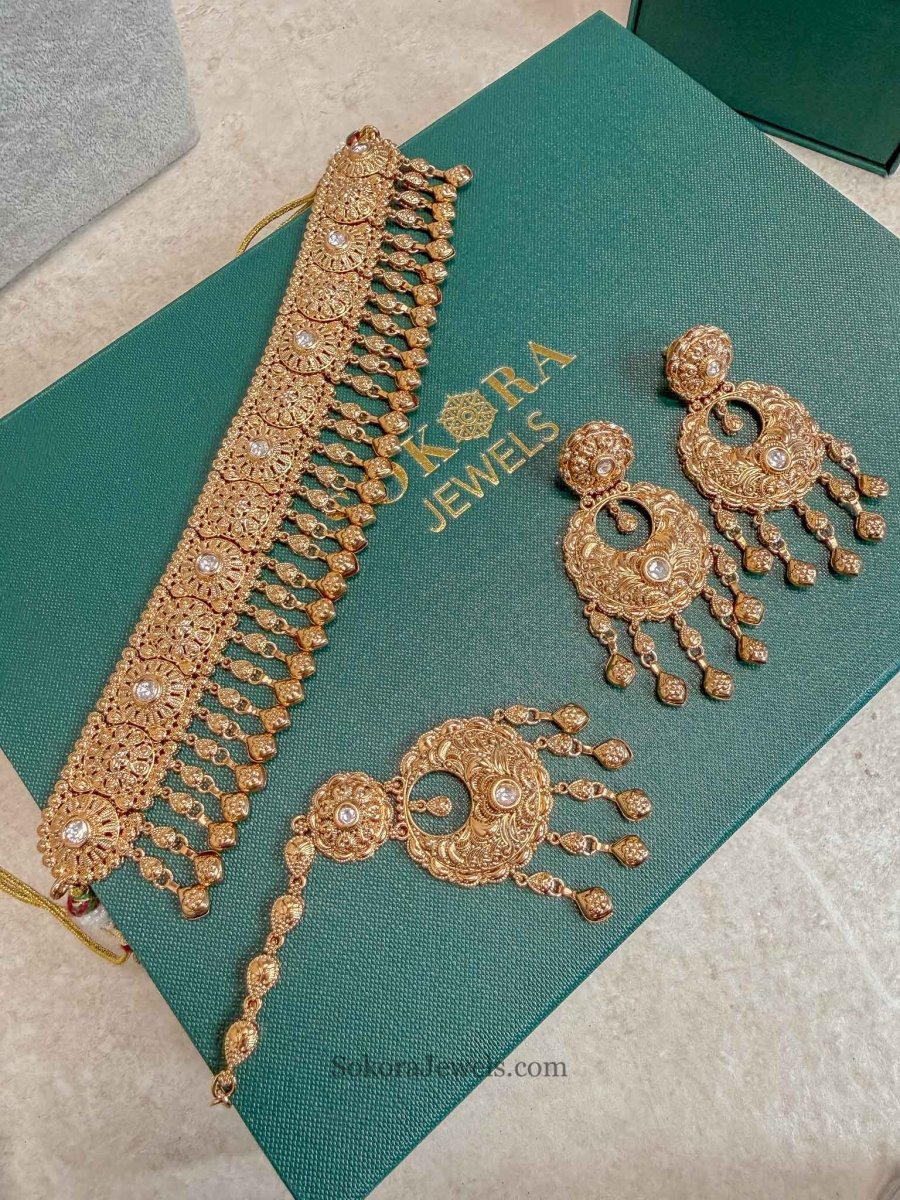 Sanaya Gold Kundan Gem Choker Set - SOKORA JEWELSSanaya Gold Kundan Gem Choker Set