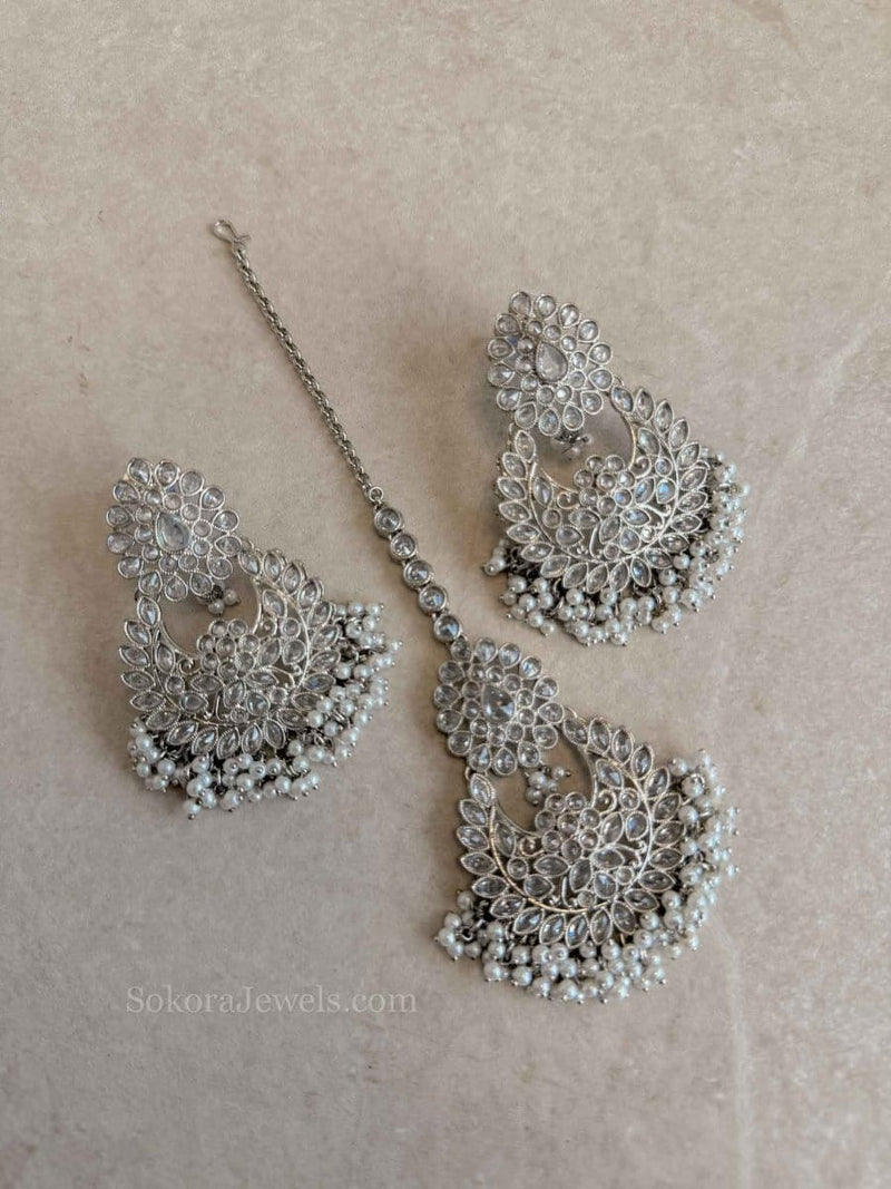 Seema Large Earring and Tikka set - SOKORA JEWELSSeema Large Earring and Tikka set