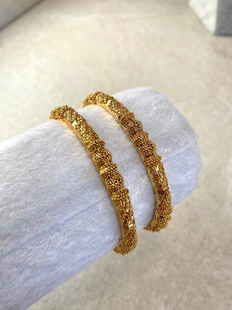 Set of 2 Chunky Gold Bangles - SOKORA JEWELSSet of 2 Chunky Gold BanglesBANGLES