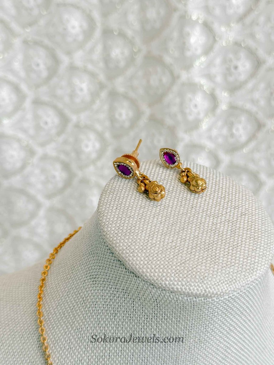 Simple Gold Shell Bead Set - Ruby & Green - SOKORA JEWELSSimple Gold Shell Bead Set - Ruby & Green