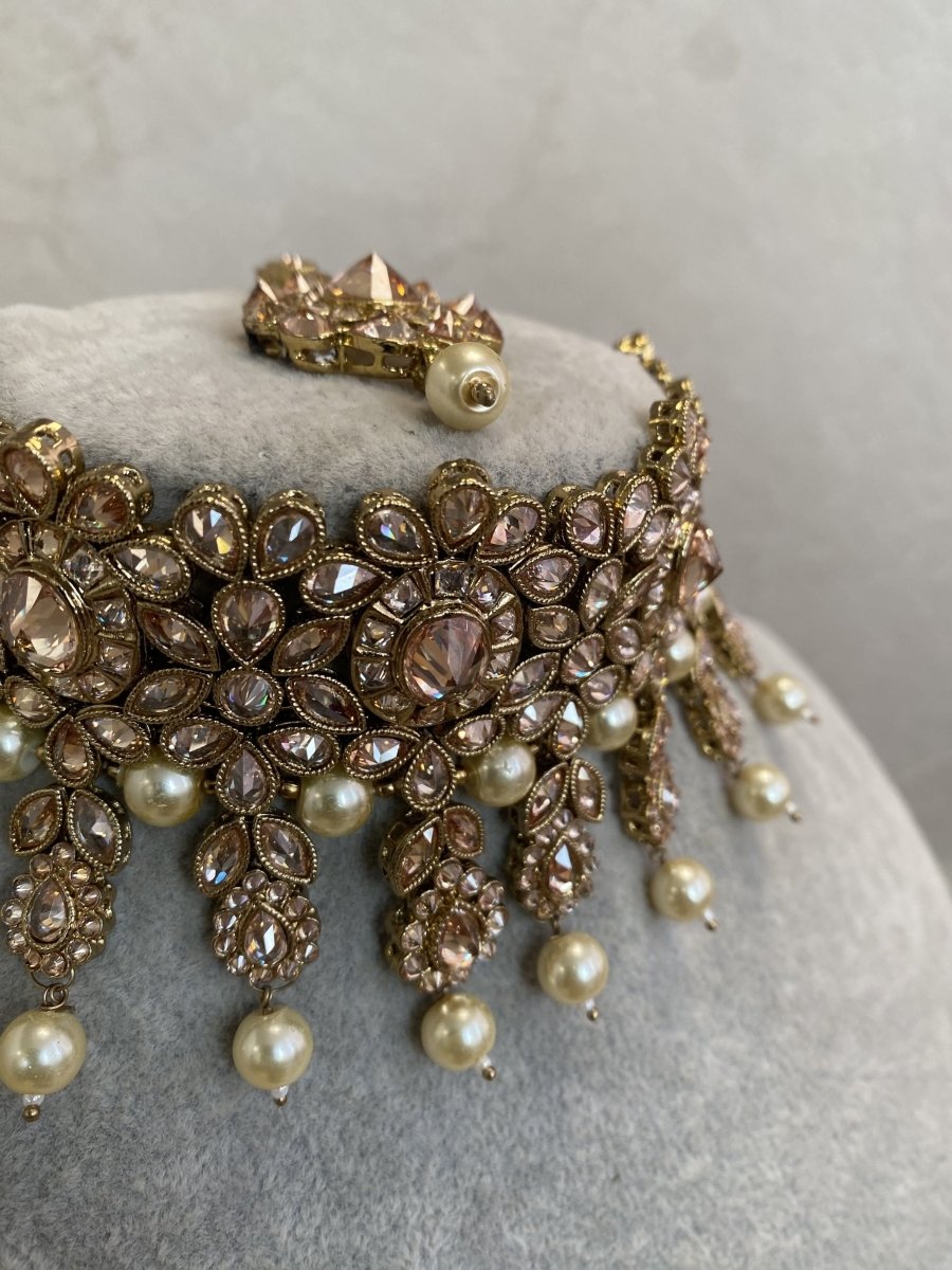 SLIGHTLY IMPERFECT: Antique Gold Choker Set - Pearl - SOKORA JEWELSSLIGHTLY IMPERFECT: Antique Gold Choker Set - Pearl