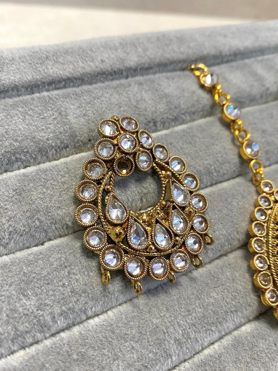 SLIGHTLY IMPERFECT: Antique Gold Earring and Tikka set - Clear - SOKORA JEWELSSLIGHTLY IMPERFECT: Antique Gold Earring and Tikka set - Clear