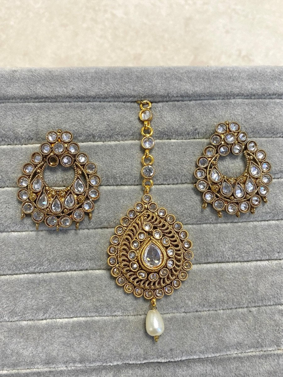 SLIGHTLY IMPERFECT: Antique Gold Earring and Tikka set - Clear - SOKORA JEWELSSLIGHTLY IMPERFECT: Antique Gold Earring and Tikka set - Clear
