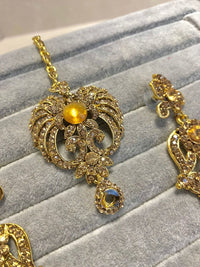 SLIGHTLY IMPERFECT: Antique Gold Earring & Tikka Set - SOKORA JEWELSSLIGHTLY IMPERFECT: Antique Gold Earring & Tikka Set