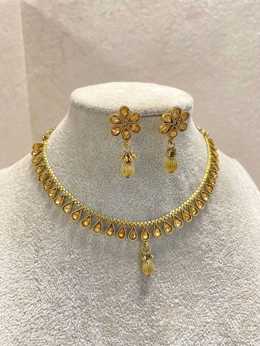 SLIGHTLY IMPERFECT: Dainty Golden Necklace Set - SOKORA JEWELSSLIGHTLY IMPERFECT: Dainty Golden Necklace Set