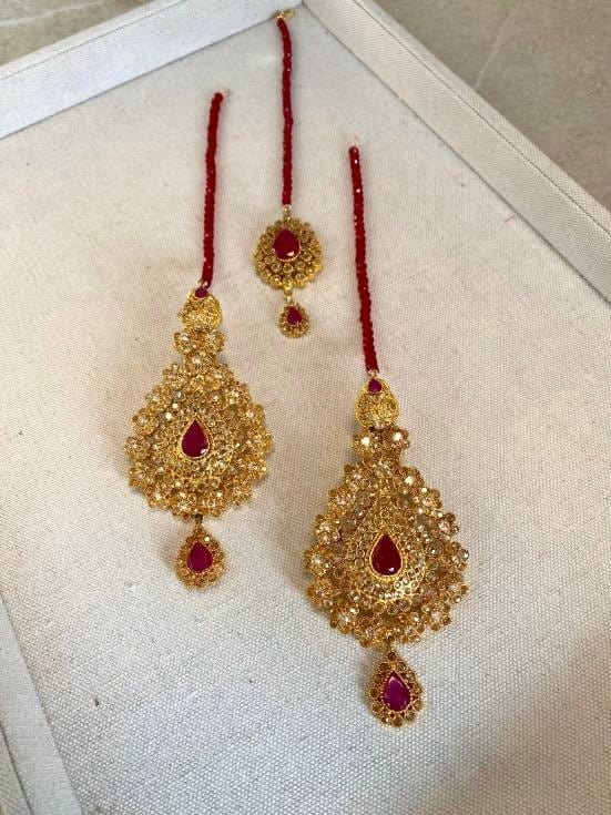 Slightly Imperfect: Large Bright Gold Earrings & Tikka set - Ruby/Red - SOKORA JEWELSSlightly Imperfect: Large Bright Gold Earrings & Tikka set - Ruby/Red