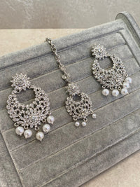 SLIGHTLY IMPERFECT: Silver Earring & Tikka Set - SOKORA JEWELSSLIGHTLY IMPERFECT: Silver Earring & Tikka Set