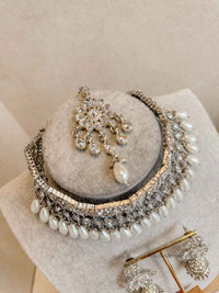 SLIGHTLY IMPERFECT: Silver Necklace Set - Pearl - SOKORA JEWELSSLIGHTLY IMPERFECT: Silver Necklace Set - Pearl