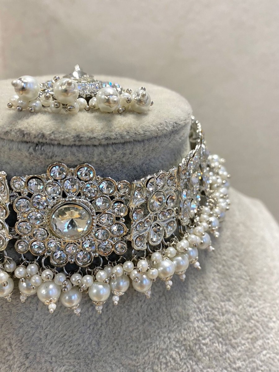 SLIGHTLY IMPERFECT: Silver Necklace Set - Pearl - SOKORA JEWELSSLIGHTLY IMPERFECT: Silver Necklace Set - Pearl