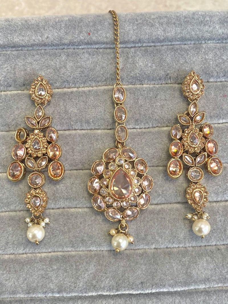 SLIGHTLY IMPERFECT:Antique Gold Earring & Tikka - Golden - SOKORA JEWELSSLIGHTLY IMPERFECT:Antique Gold Earring & Tikka - Golden