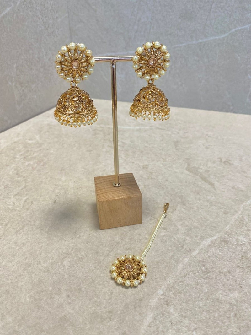 SLIGHTLY IMPERFECT:Antique Gold Earring & Tikka - Pearl - SOKORA JEWELSSLIGHTLY IMPERFECT:Antique Gold Earring & Tikka - Pearl