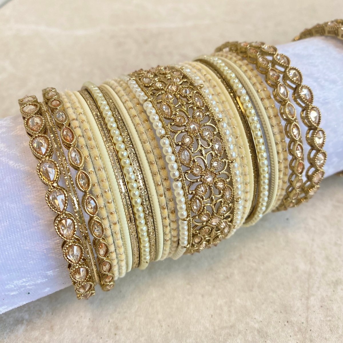 (Slightly less than perfect) 2.10 Clearance Luxury Crystal Bangle Set - Cream - SOKORA JEWELS(Slightly less than perfect) 2.10 Clearance Luxury Crystal Bangle Set - CreamBANGLES