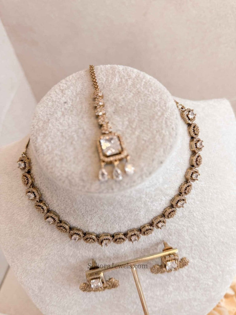 Small Diamante Set with Chandbali Earrings - SOKORA JEWELSSmall Diamante Set with Chandbali EarringsNECKLACE SETS