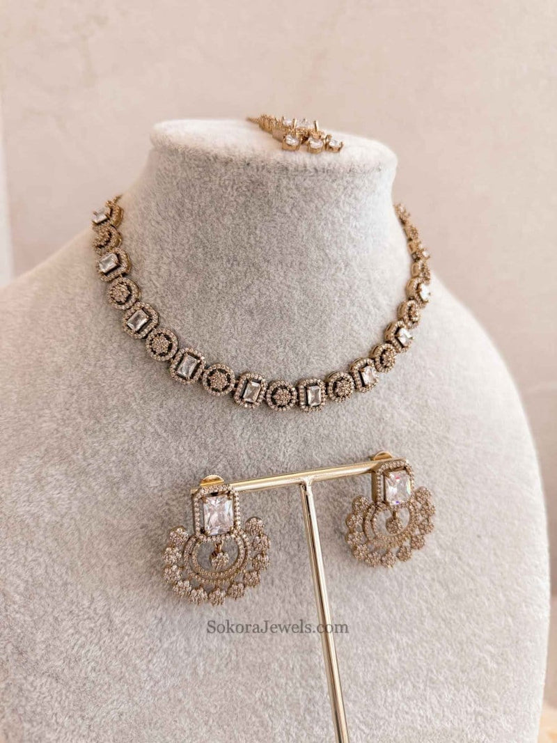 Small Diamante Set with Chandbali Earrings - SOKORA JEWELSSmall Diamante Set with Chandbali EarringsNECKLACE SETS