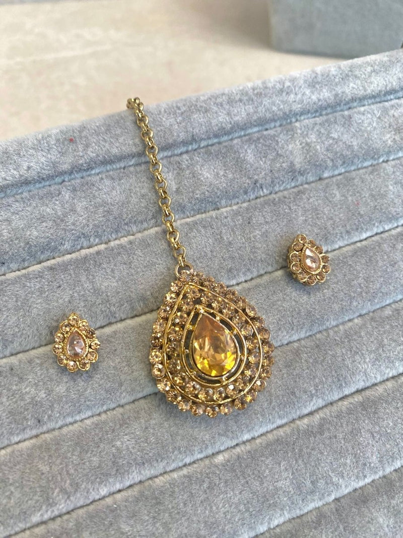 Small Earring & Tikka set - Golden - SOKORA JEWELSSmall Earring & Tikka set - Golden