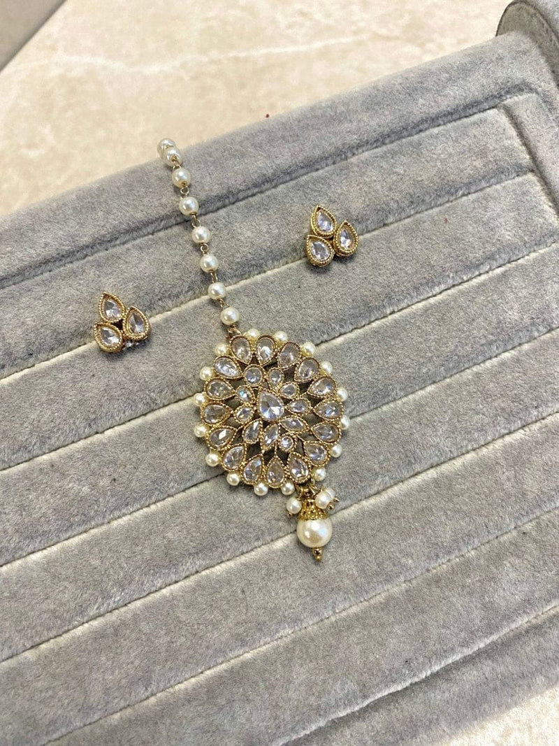 Small Earrings and Tikka Set - Clear/Pearl - SOKORA JEWELSSmall Earrings and Tikka Set - Clear/Pearl