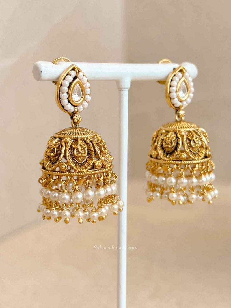 Small Gold Plated Kundan & Pearl Jhumka Earrings - SOKORA JEWELSSmall Gold Plated Kundan & Pearl Jhumka Earrings