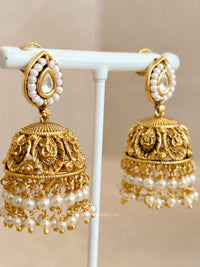 Small Gold Plated Kundan & Pearl Jhumka Earrings - SOKORA JEWELSSmall Gold Plated Kundan & Pearl Jhumka Earrings