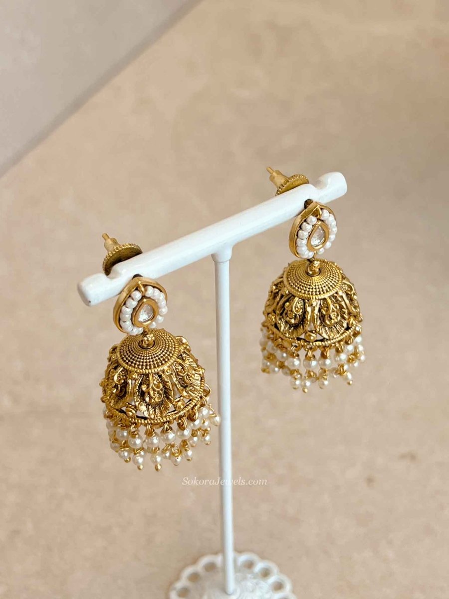 Small Gold Plated Kundan & Pearl Jhumka Earrings - SOKORA JEWELSSmall Gold Plated Kundan & Pearl Jhumka Earrings