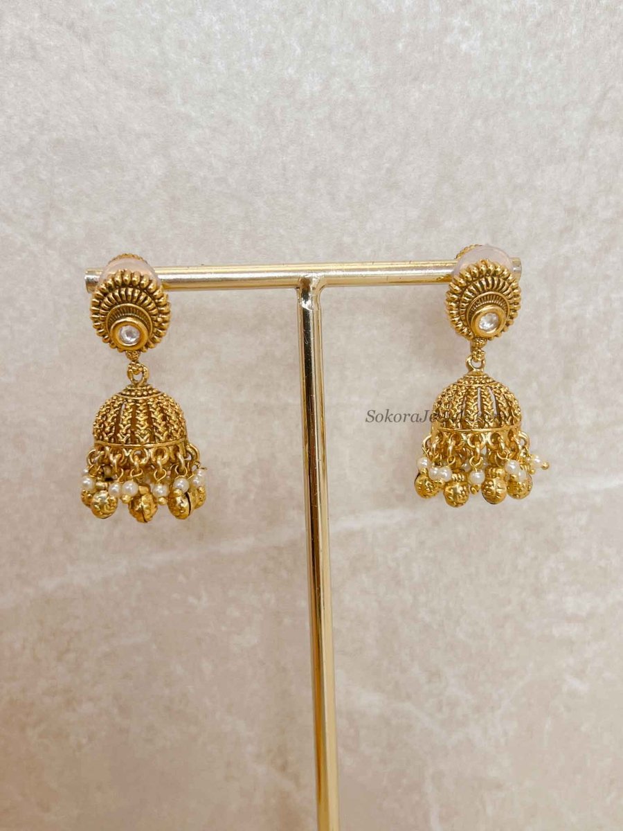 Small Kundan & Gold plated Jhumka Earrings - SOKORA JEWELSSmall Kundan & Gold plated Jhumka Earrings