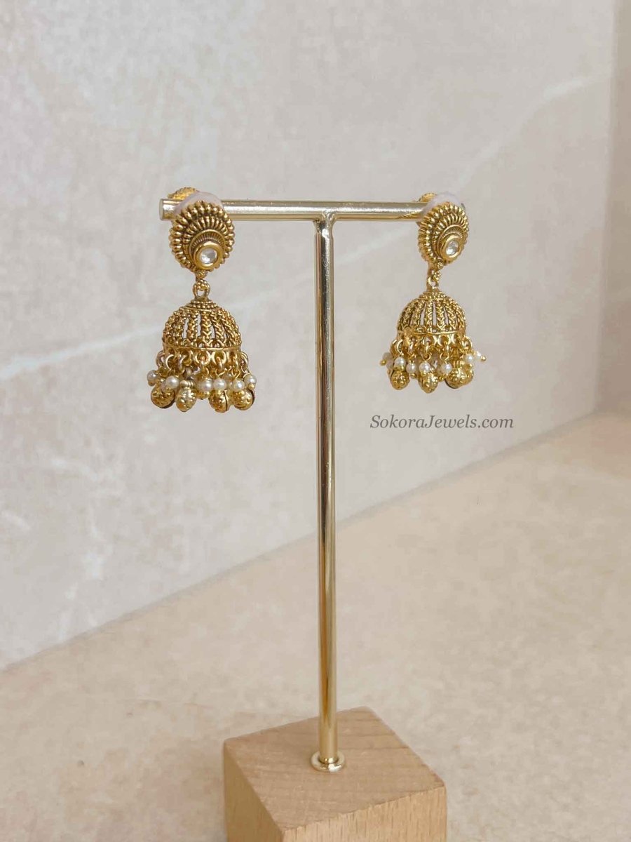 Small Kundan & Gold plated Jhumka Earrings - SOKORA JEWELSSmall Kundan & Gold plated Jhumka Earrings