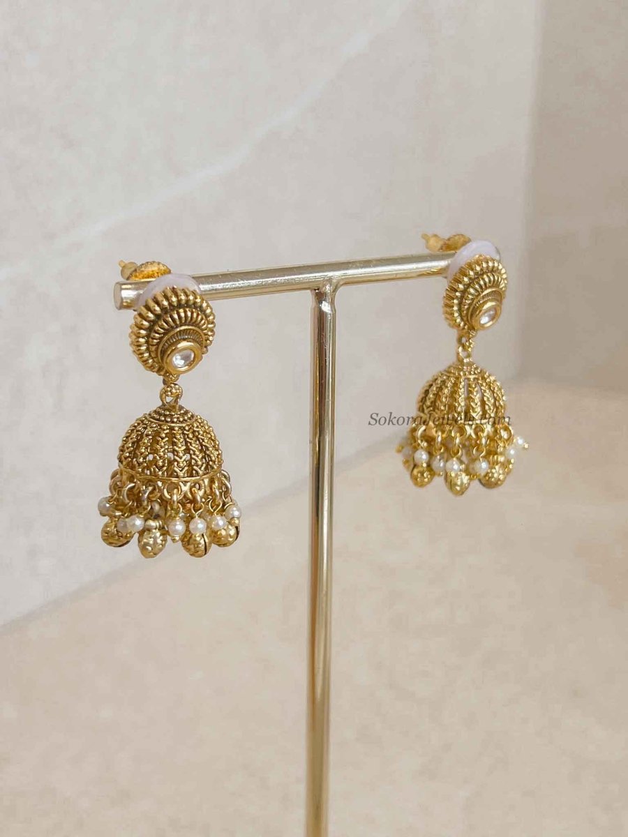 Small Kundan & Gold plated Jhumka Earrings - SOKORA JEWELSSmall Kundan & Gold plated Jhumka Earrings