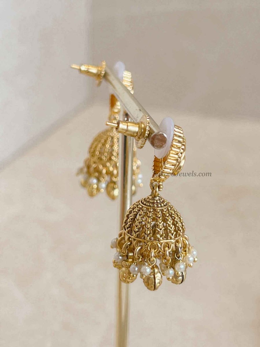 Small Kundan & Gold plated Jhumka Earrings - SOKORA JEWELSSmall Kundan & Gold plated Jhumka Earrings