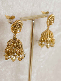Small Kundan & Gold plated Jhumka Earrings - SOKORA JEWELSSmall Kundan & Gold plated Jhumka Earrings