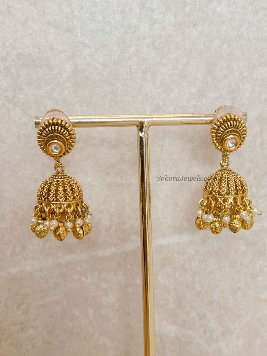 Small Kundan & Gold plated Jhumka Earrings - SOKORA JEWELSSmall Kundan & Gold plated Jhumka Earrings