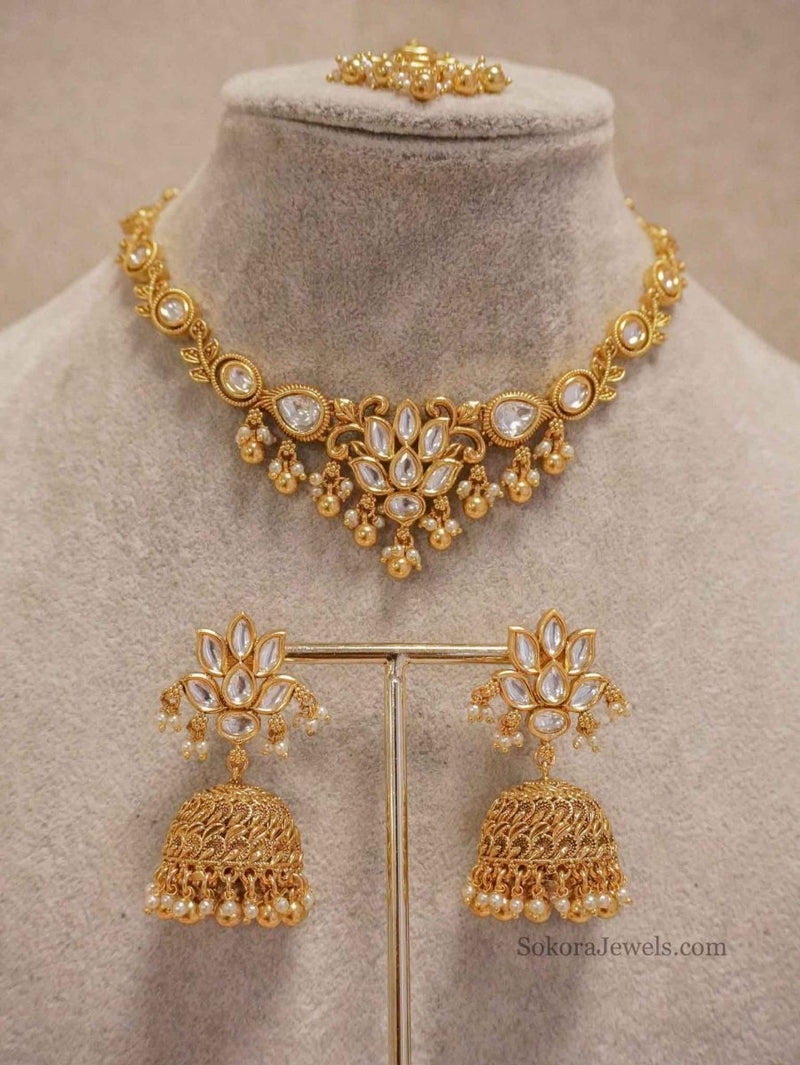 Small Kundan Necklace and Jhumka set - SOKORA JEWELSSmall Kundan Necklace and Jhumka set