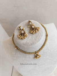 Small Kundan Necklace & Earring Set - SOKORA JEWELSSmall Kundan Necklace & Earring Set