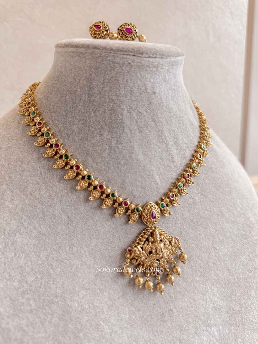Small Lakshi Pendant Necklace set - SOKORA JEWELSSmall Lakshi Pendant Necklace set
