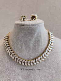 Small Mother of Pearl set - SOKORA JEWELSSmall Mother of Pearl setNECKLACE SETS