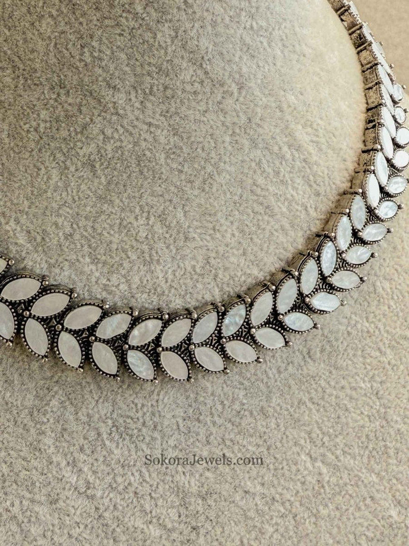 Small Mother of Pearl set - SOKORA JEWELSSmall Mother of Pearl setNECKLACE SETS