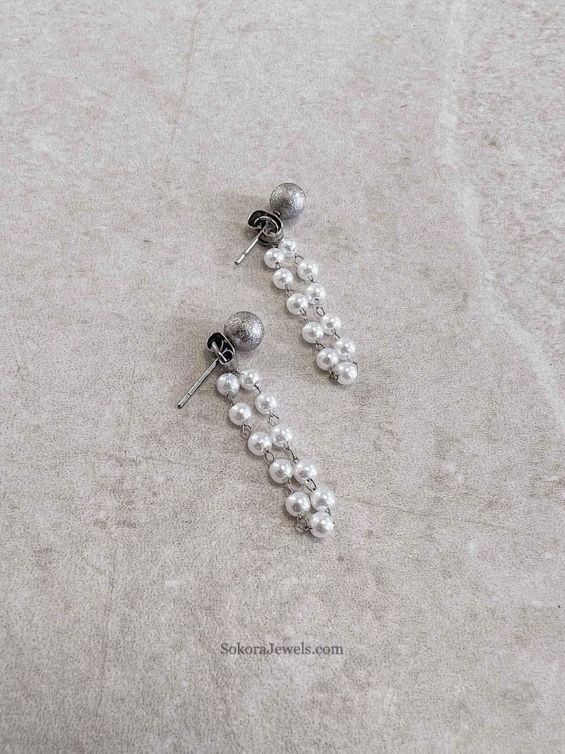 Small Pearl Chain Stud Earrings - 2 Colour Options - SOKORA JEWELSSmall Pearl Chain Stud Earrings - 2 Colour Optionsstuds and tops
